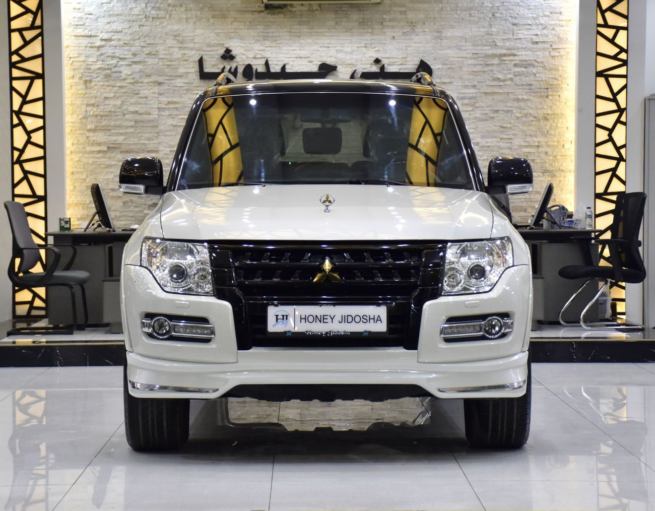 Mitsubishi Pajero EXCELLENT DEAL for our Mitsubishi Pajero Signature Edition GLS 3.8 ( 2018 Model ) in White / Black C