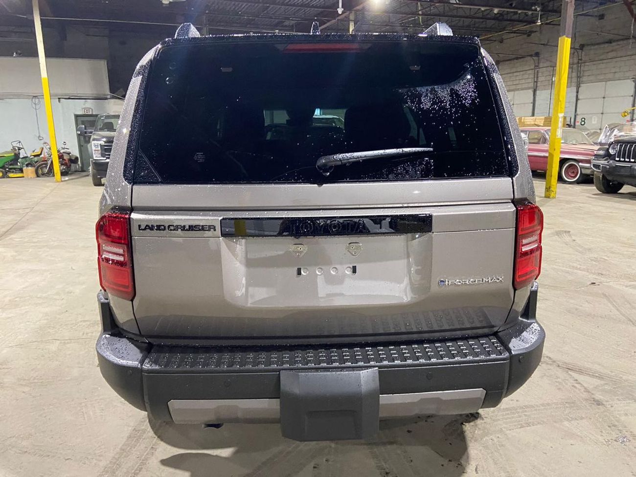 Toyota Prado Adventure 4.0L 2024 TOYOTA LAND CRUISER 250 i-FORCE MAX HYBRID PREMIUM 2.4L TURBO 4WD 5-SEATER AUTOM