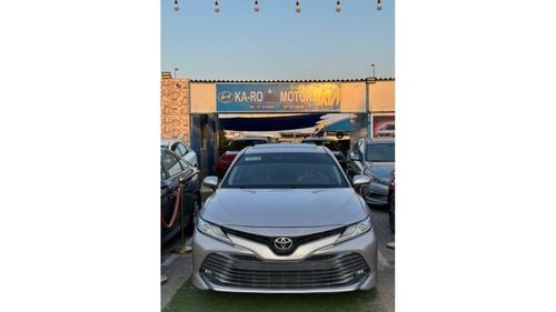 تويوتا كامري تويوتا كامري 2018 محرك 3.5 فتحة على فتحة مقاعد جلد مجهزة تجهيزا جيدا بحالة جيدة V6