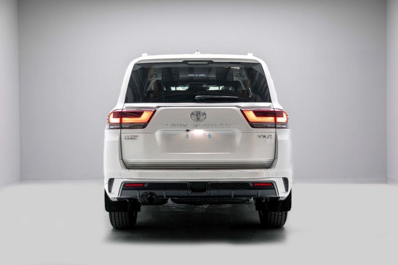 Toyota Land Cruiser VXR 3.3L - Precious White Pearl Inside Black & Dark Red | Export Only