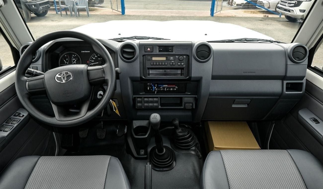 Toyota Land Cruiser Pick Up LC79 DOUBLE CABIN 4.2 DIESEL - STANDARD OPTIONS