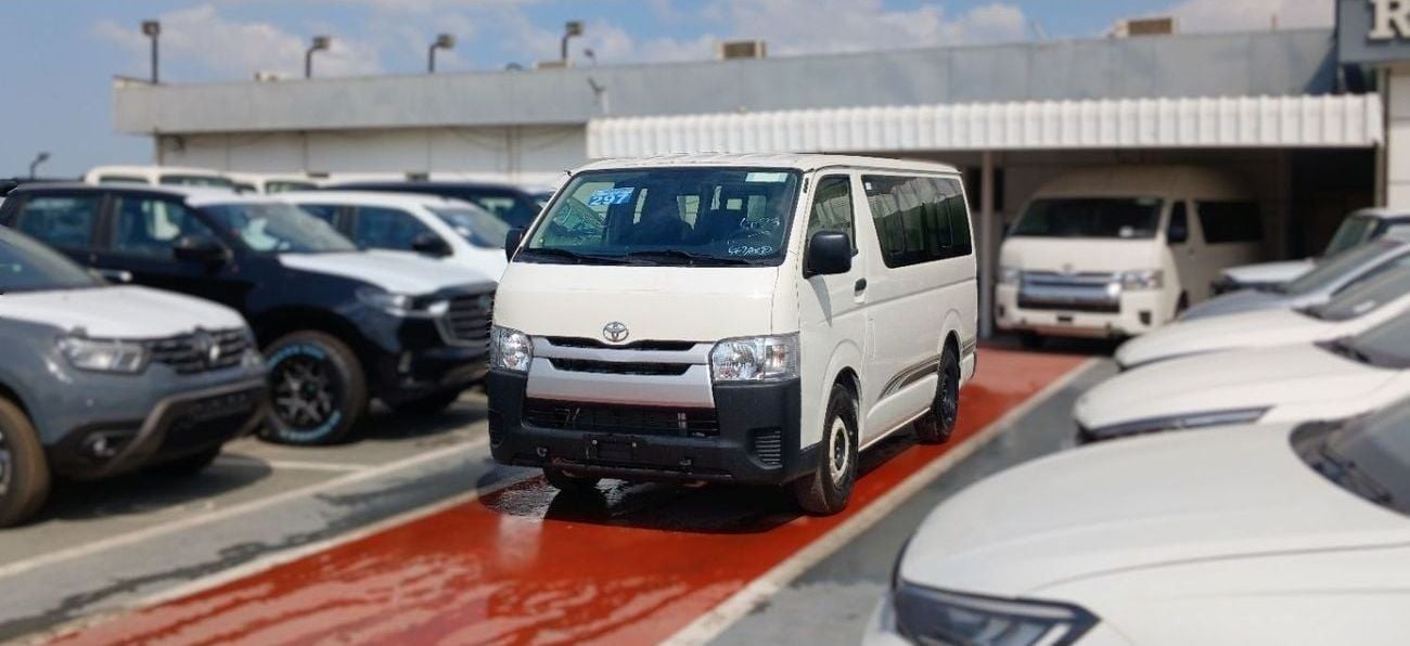 Toyota Hiace DLS - STD ROOF Toyota HiAce Standard roof 2.5L Diesel MT 2025YM