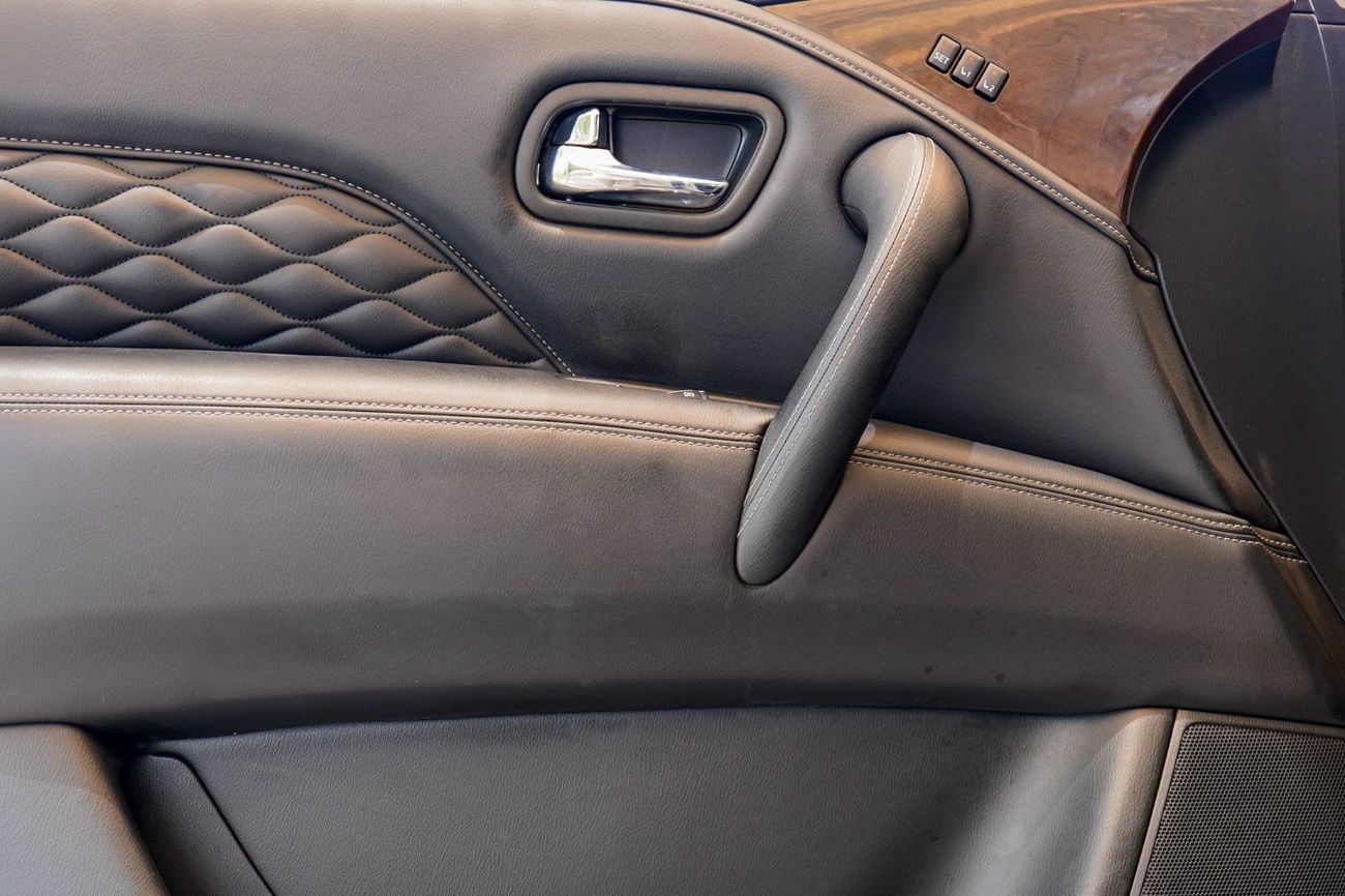 Infiniti QX80 Luxe 7st Infiniti QX80 2020 (7 SEATERS) GCC under Warranty with Flexible Down-Payment/ Flood Free.