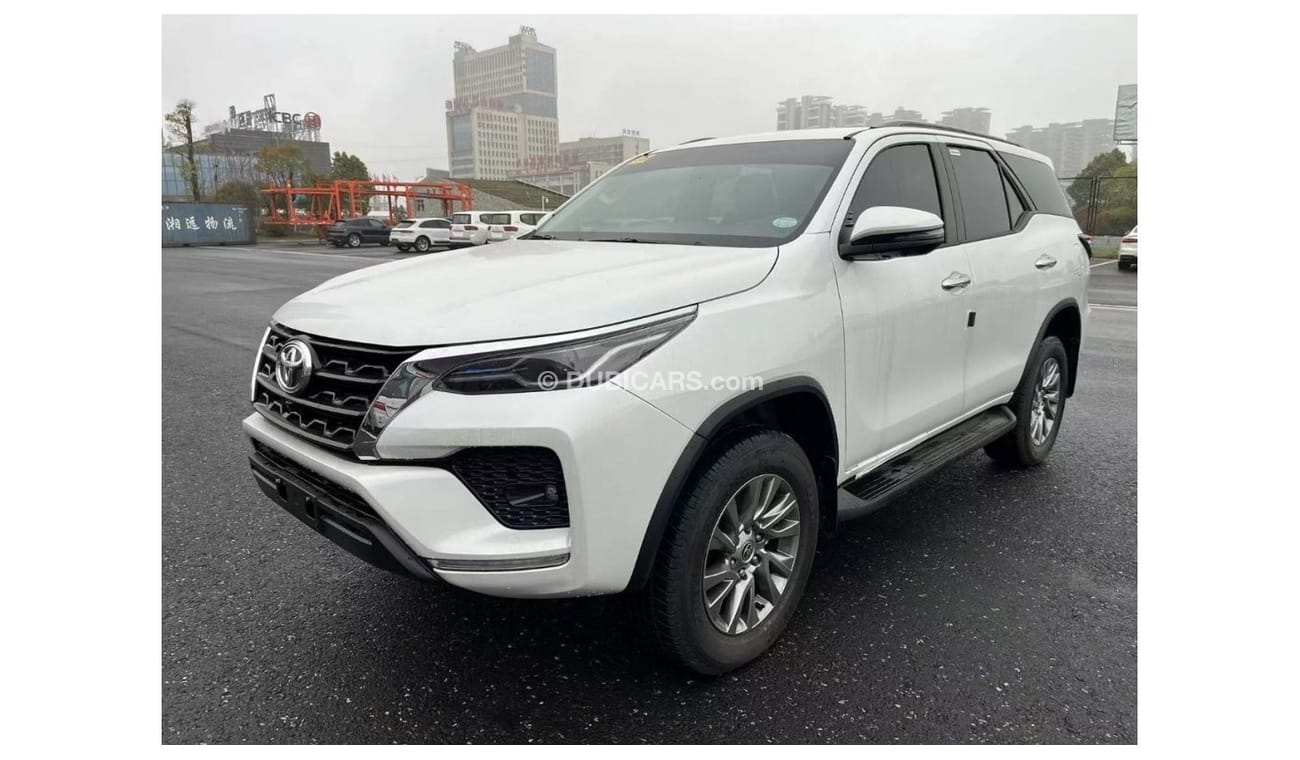 Toyota Fortuner GX2 TOYOTA FORTUNER 2.4 Diesel AWD