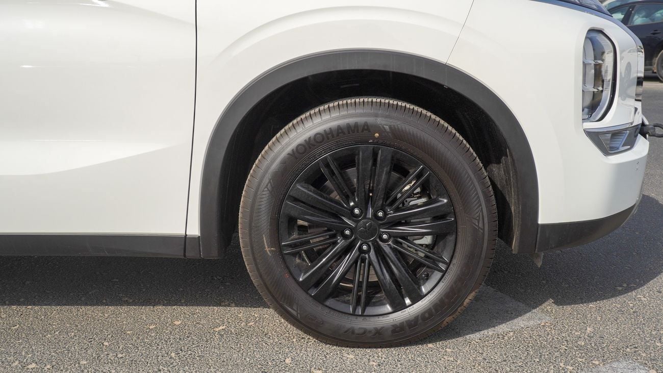 Mitsubishi Outlander Brand New Mitsubishi Outlander MidLine 2025 Export 2.5L Petrol A/T|White/Black|OUTLANDER-ML-25-PE|