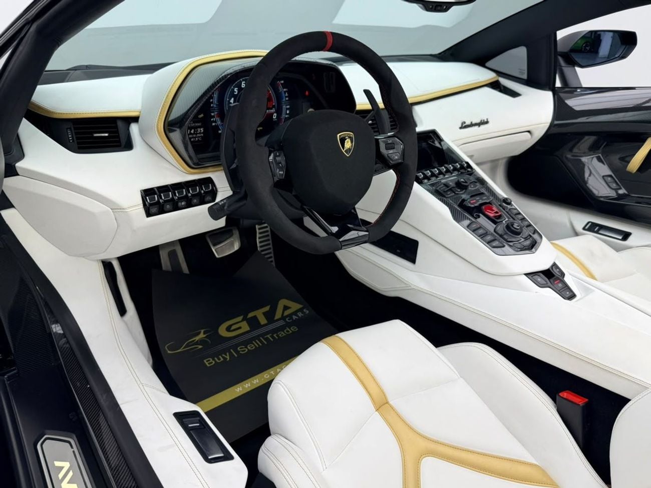 Lamborghini Aventador LP 750 S ROADSTER 2018 Lamborghini Aventador S, Full Service History, Japanese Specs.