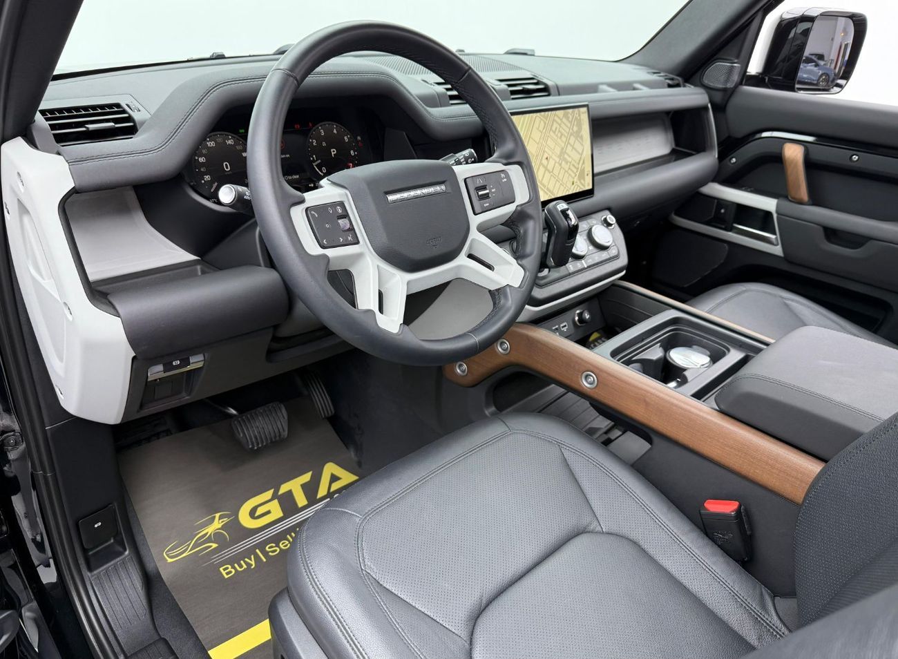 Land Rover Defender P300 110 2.0L (5 Seater) 2024 Land Rover Defender 110 P300, 2029 Land Rover Warranty, Excellent Cond