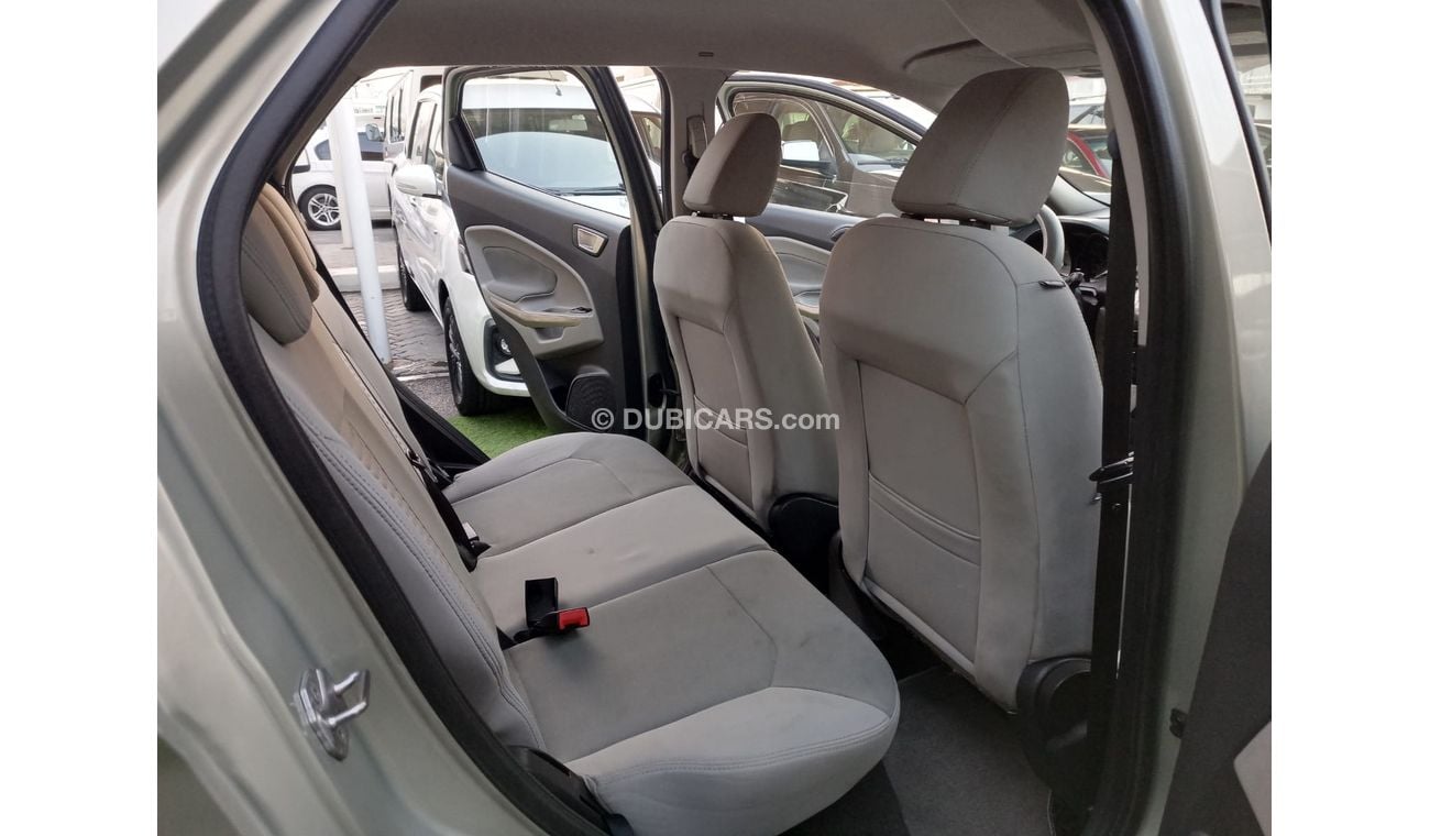 Ford EcoSport 2015 Gulf model, cruise control, rear wing, alloy wheels, fog lights sensors, in excellent condition