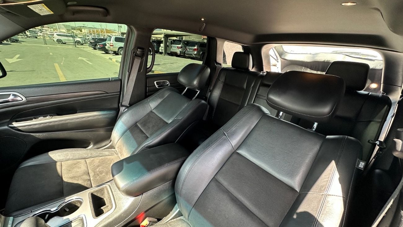 جيب جراند شيروكي Laredo 3.6L 4WD