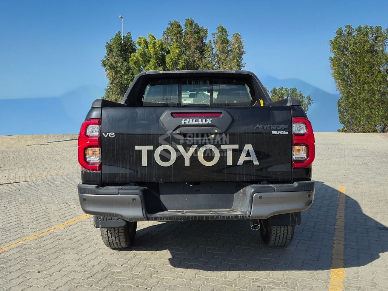 تويوتا هيلوكس ADVENTURE 4.0L V6 PETROL DC AT 4WD 2026MY