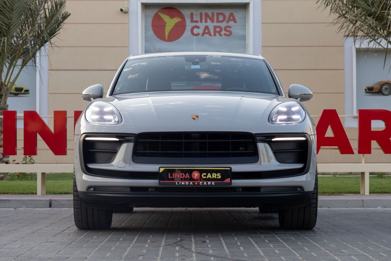 Porsche Macan Std 2.0L (252 HP) Porsche Macan 2024 GCC under Agency Warranty with Flexible Down-Payment.