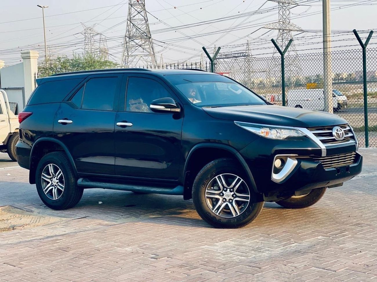 تويوتا فورتونر EXR 2.7L (160 HP) Toyota fortuner V4 2017  2.7