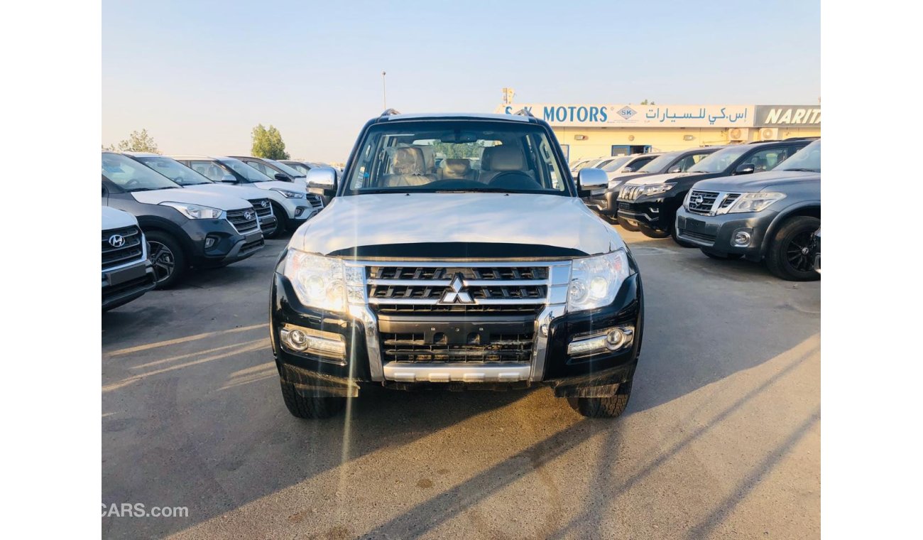 ميتسوبيشي باجيرو 3.5L PETROL - FULL OPTION - SUNROOF