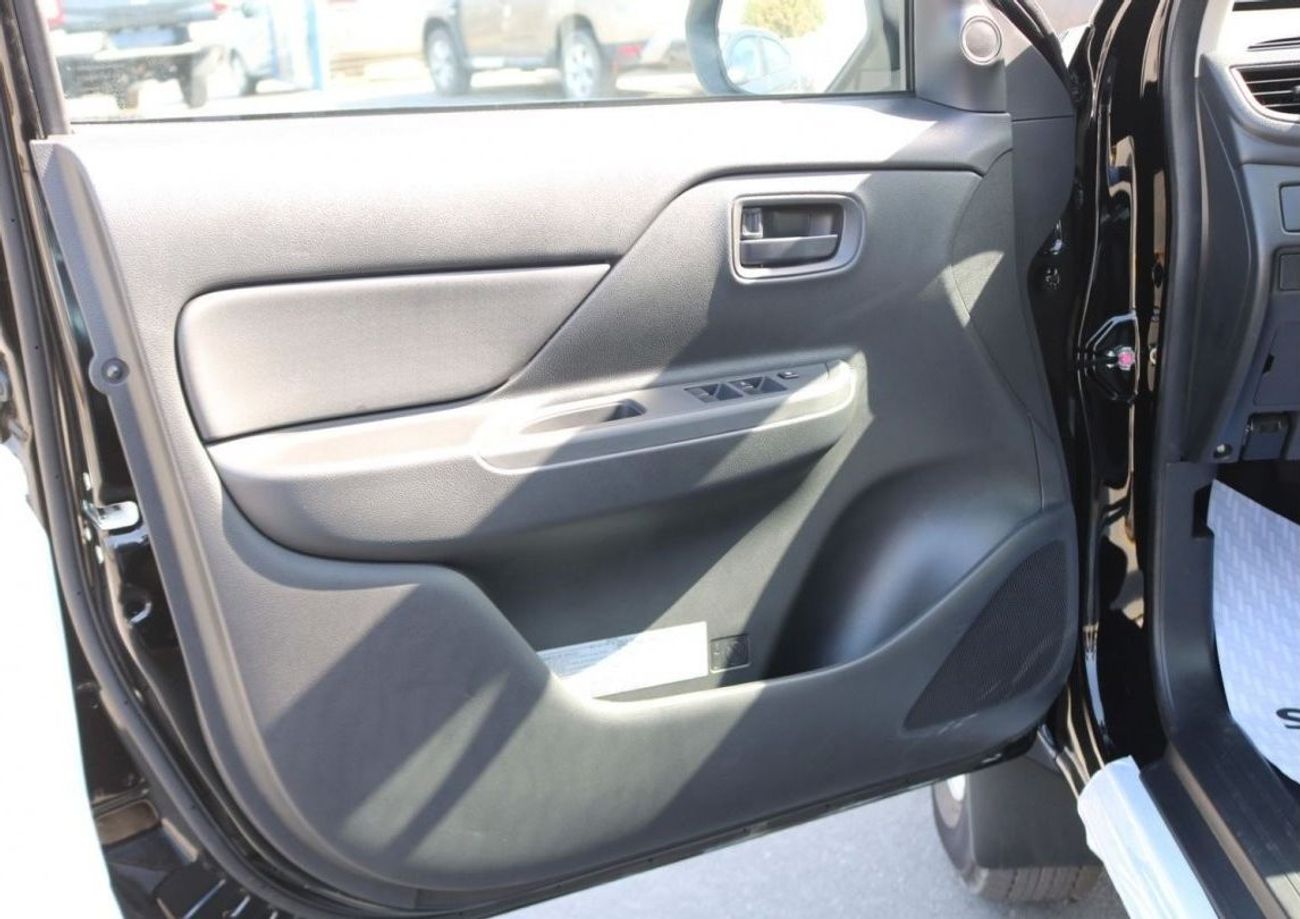 ميتسوبيشي L200 2023 - DIESEL - 2.5L -  DOUBLE CABIN - 4X4 - 5MT - POWER LOCKS AND POWER WINDOWS - EXPORT ONLY