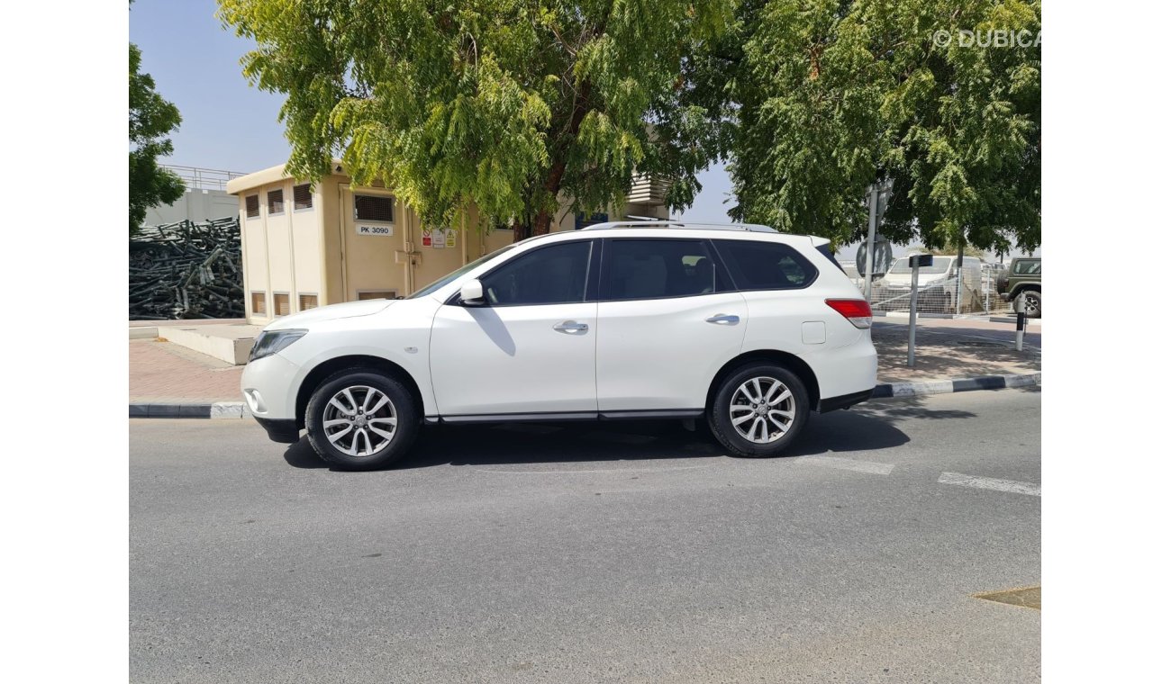 Nissan Pathfinder S 4WD 2015 GCC Perfect Condition