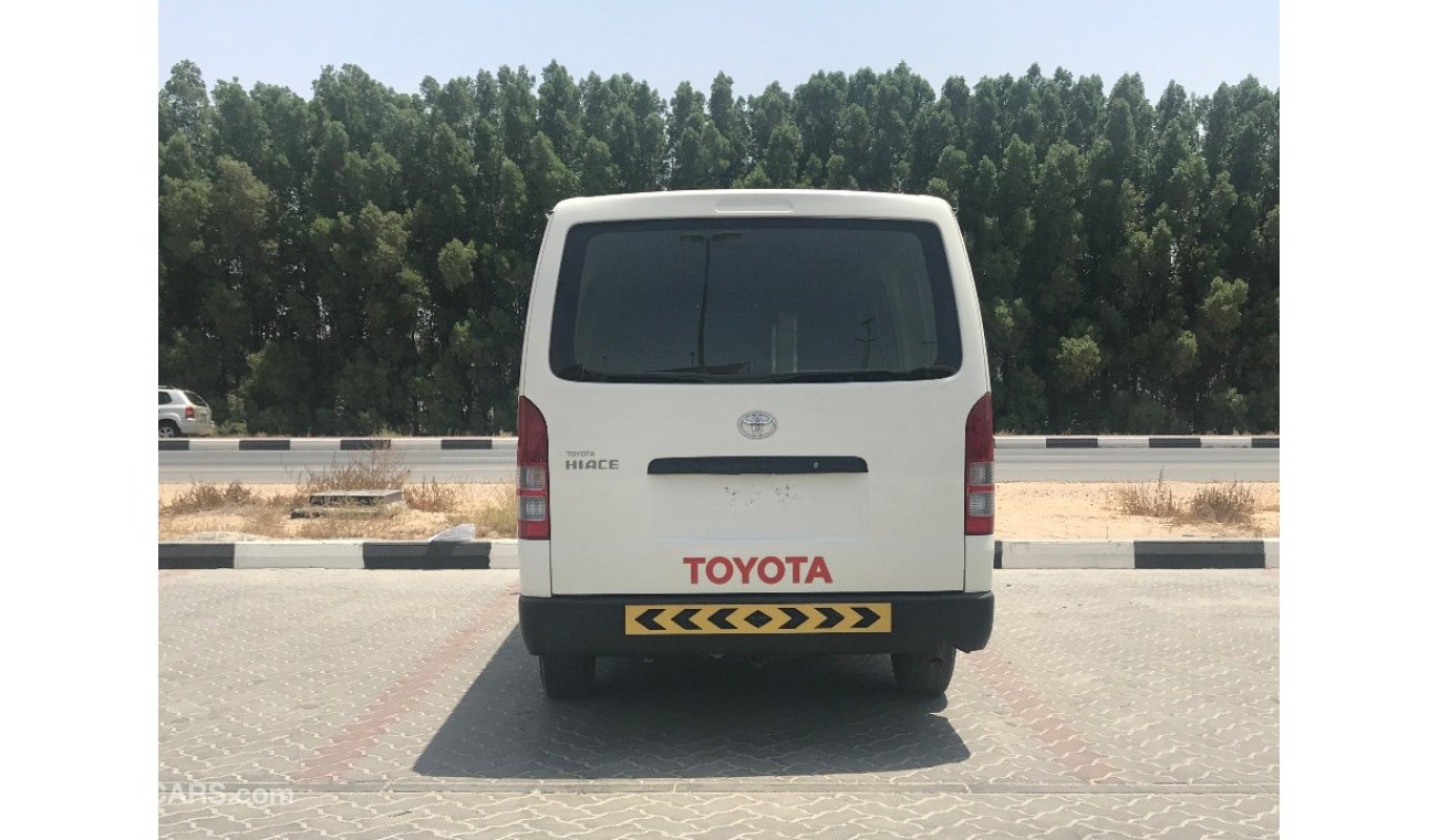 Toyota Hiace 2013