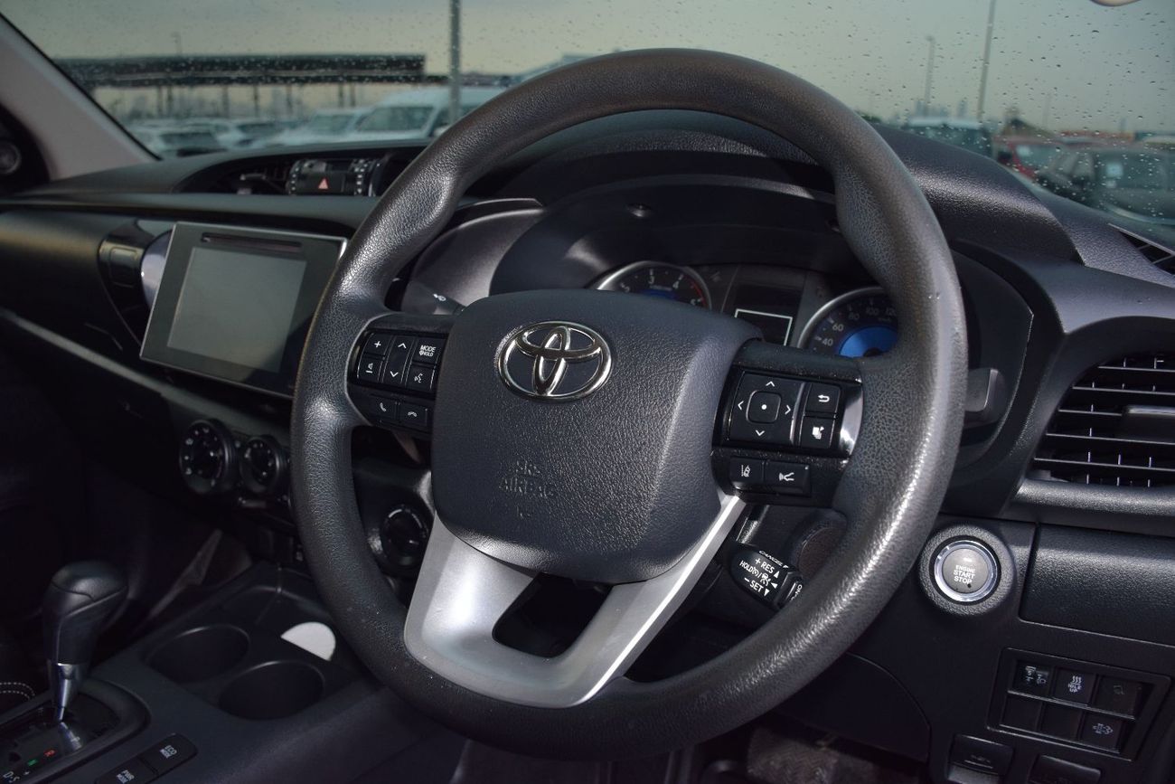 تويوتا هيلوكس S GLX 2.8L AWD M/T