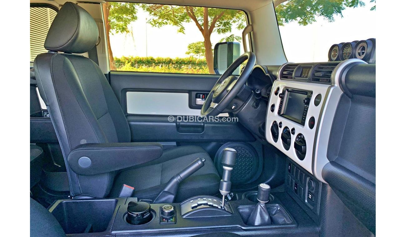 Toyota FJ Cruiser GCC - Excellent Condition - Agency Maintained - Fox Suspension Kits - Bank Finance Facility