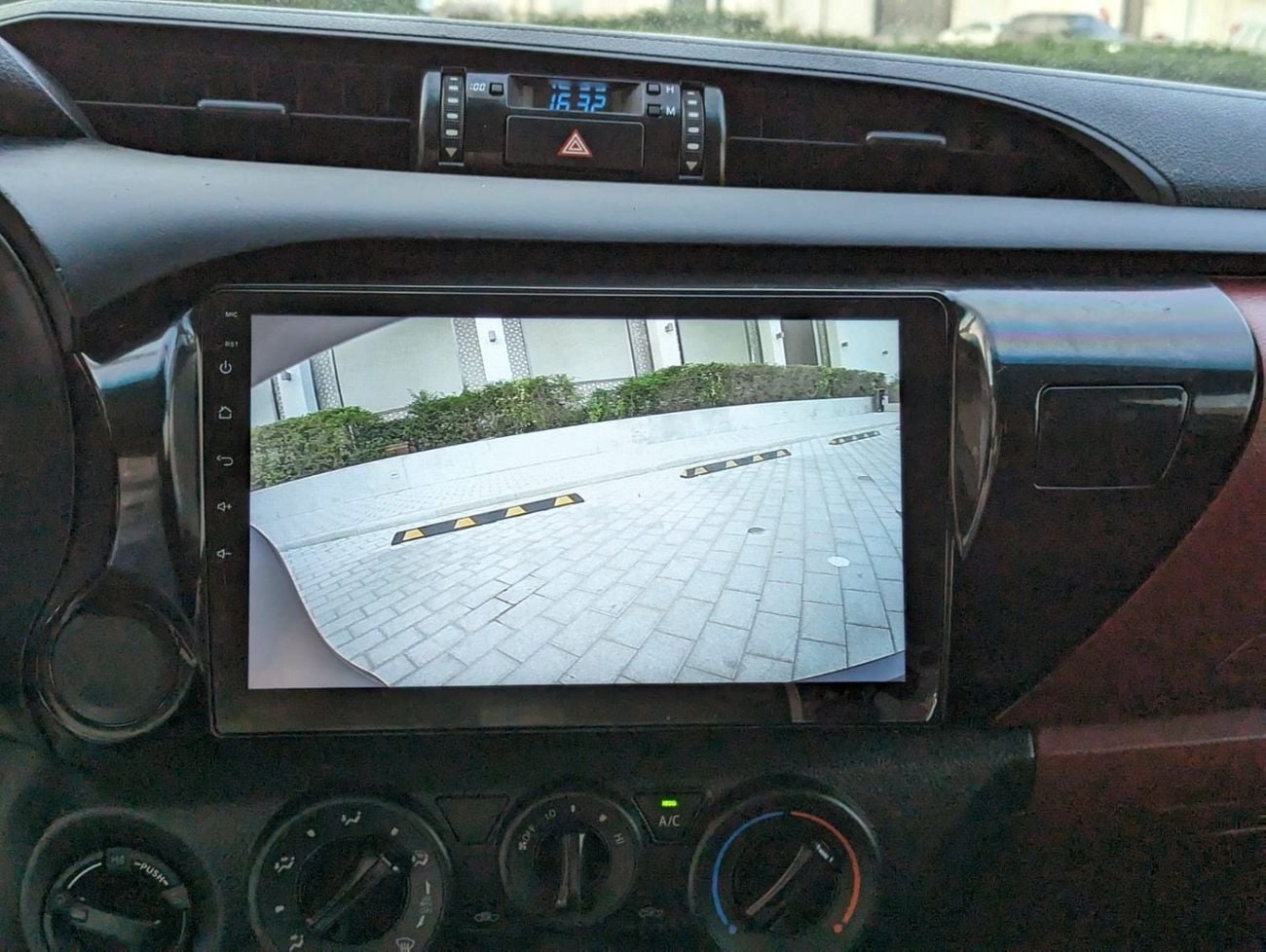 Toyota Hilux S GLX 2.4L AWD A/T