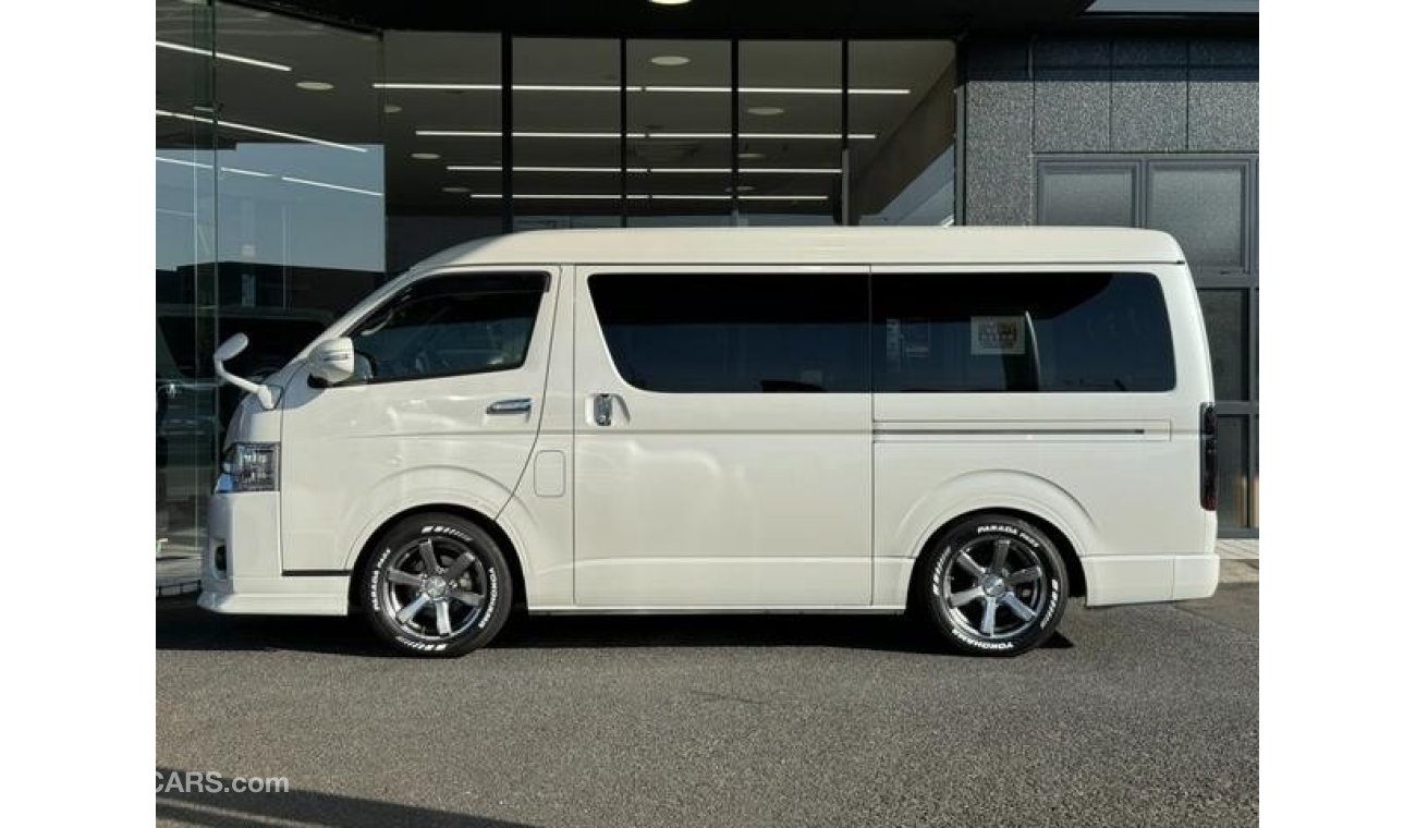 Toyota Hiace TRH214W