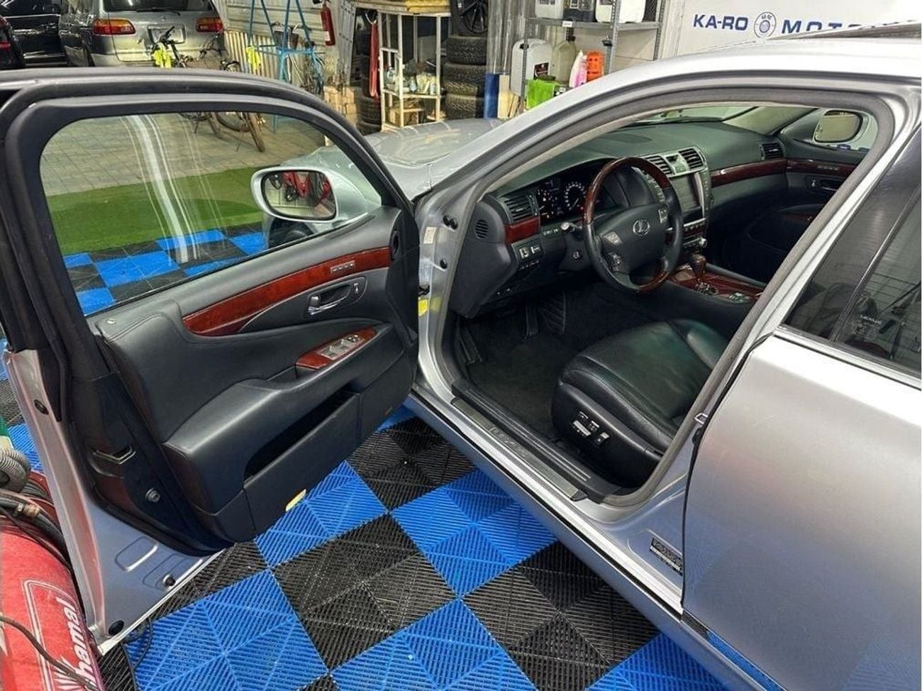 Lexus LS460 Platinum LWB 4st 4.6L