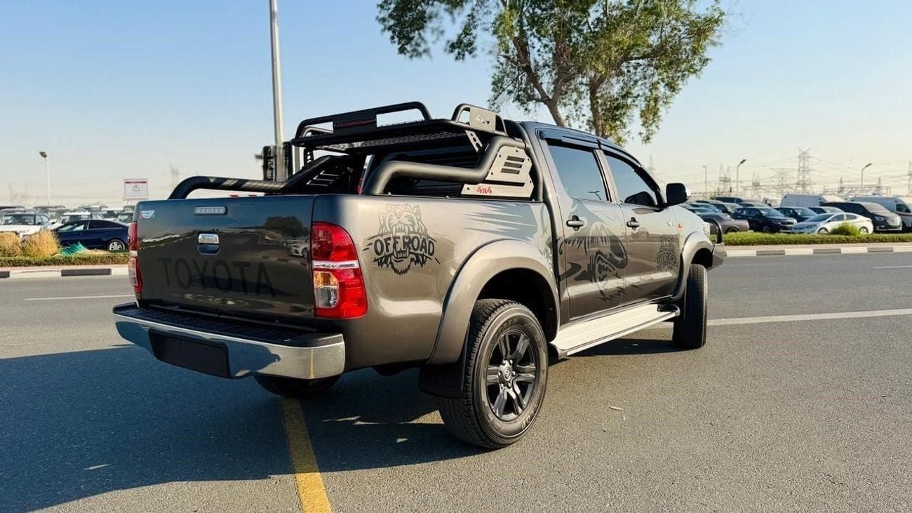 Toyota Hilux PREMIUM BULL BAR WITH LED LIGHTS | 2015 | 3.0L DIESEL ENGINE | AUTOMATIC TRANSMISSION | RHD | DOUBLE