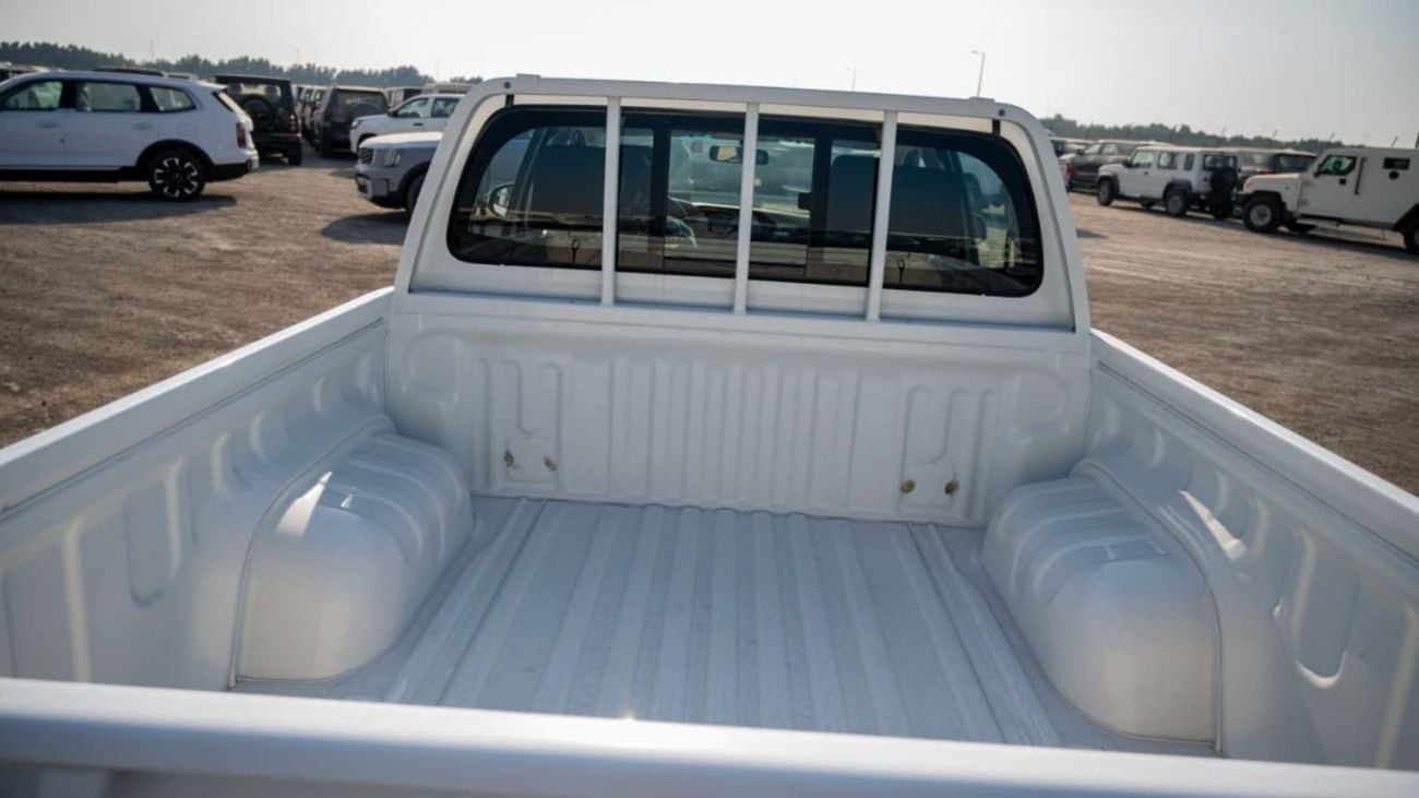 Toyota Hilux DLX-G Automatic| 2.4L | 4WD | Diesel | 5 Seats | 4 Doors