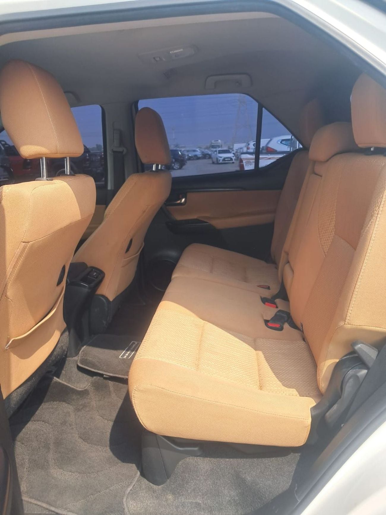 Toyota Fortuner EXR 2.7L v4 petrol Engine Colour White Transmission Automatic  7seats power steering power window contro