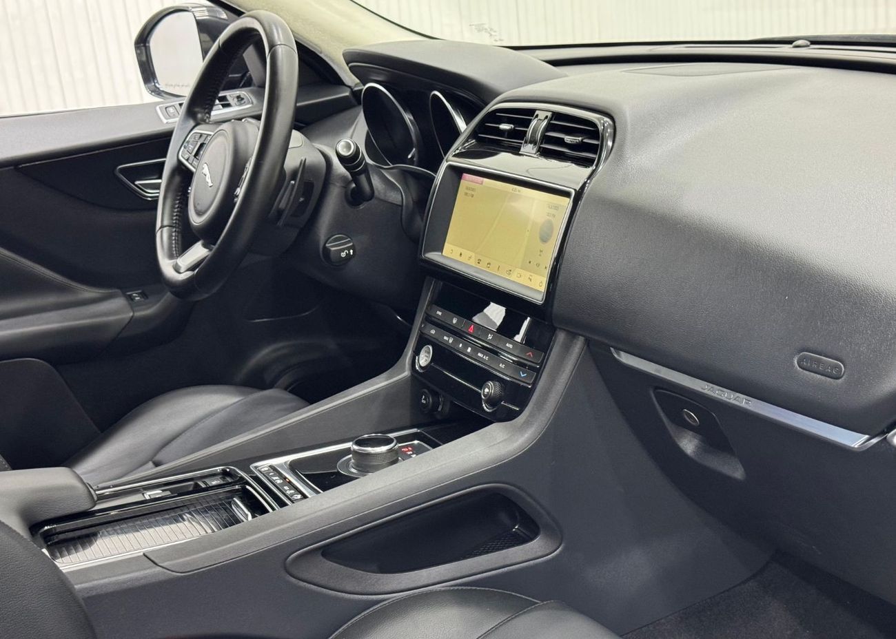 جاكوار F بيس 2019 Jaguar F-PACE 25t, 1 Year Warranty, Full Service History, GCC