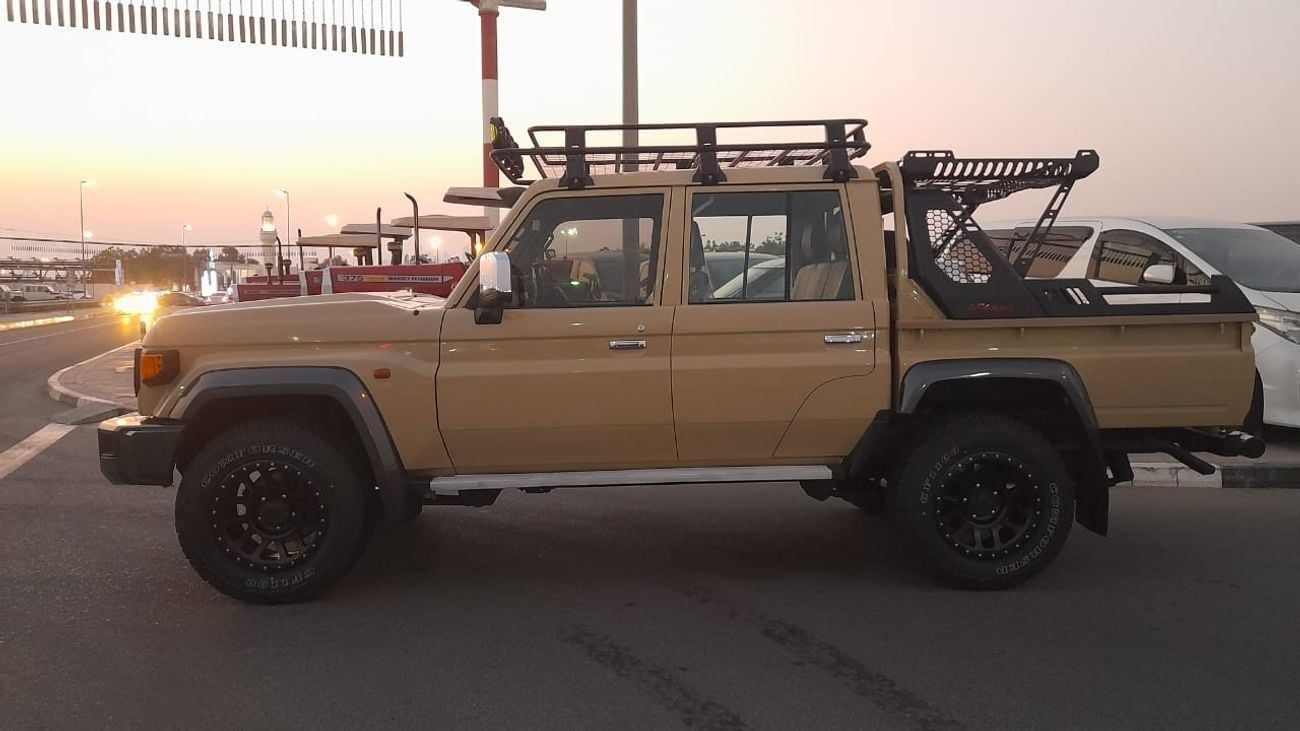 تويوتا لاند كروزر بيك آب V8 MANUAL RHD
