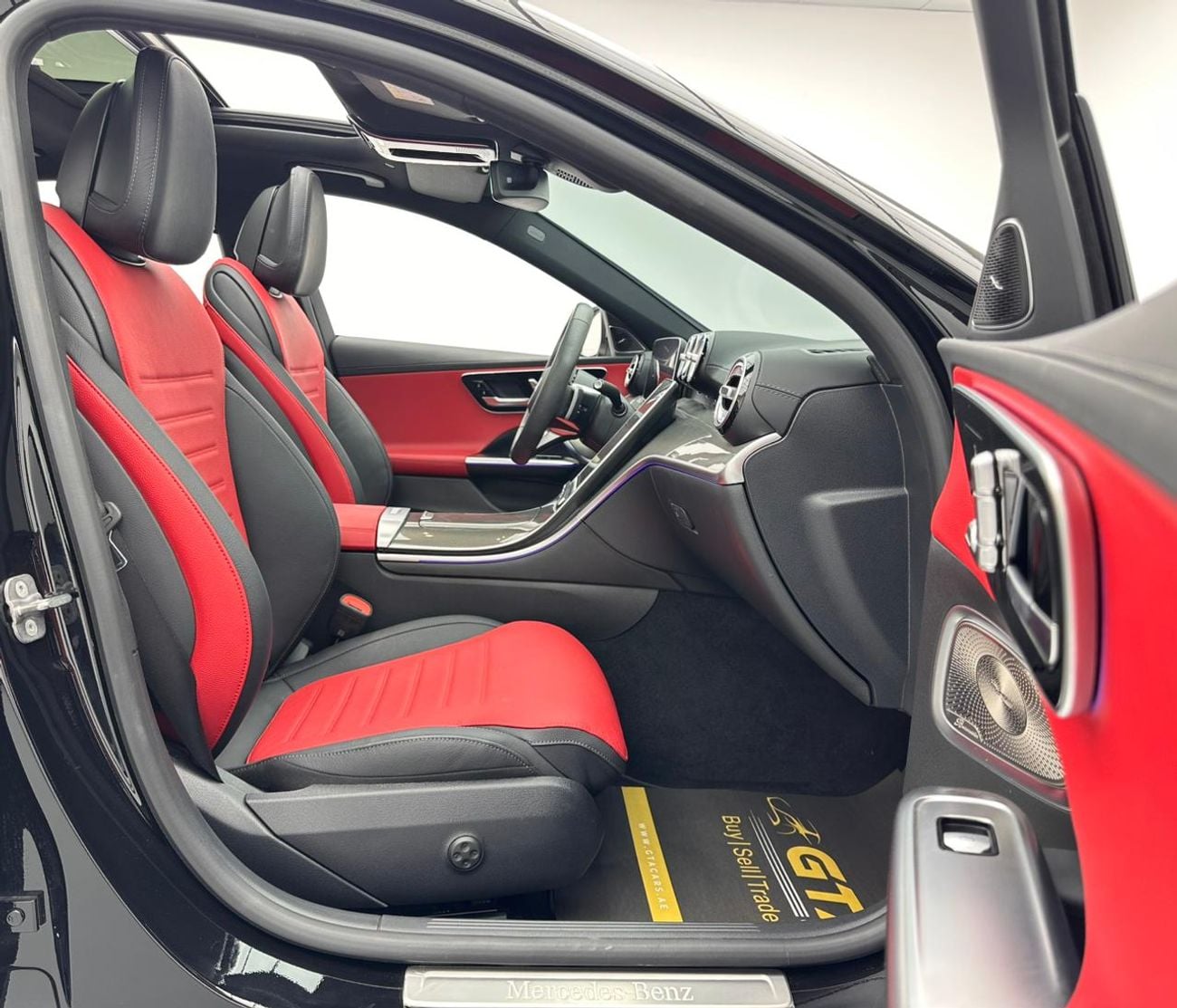 مرسيدس بنز C 200 2025 Mercedes-Benz C200, Nov/2029 Mercedes Warranty + Service History, Excellent Condition, GCC