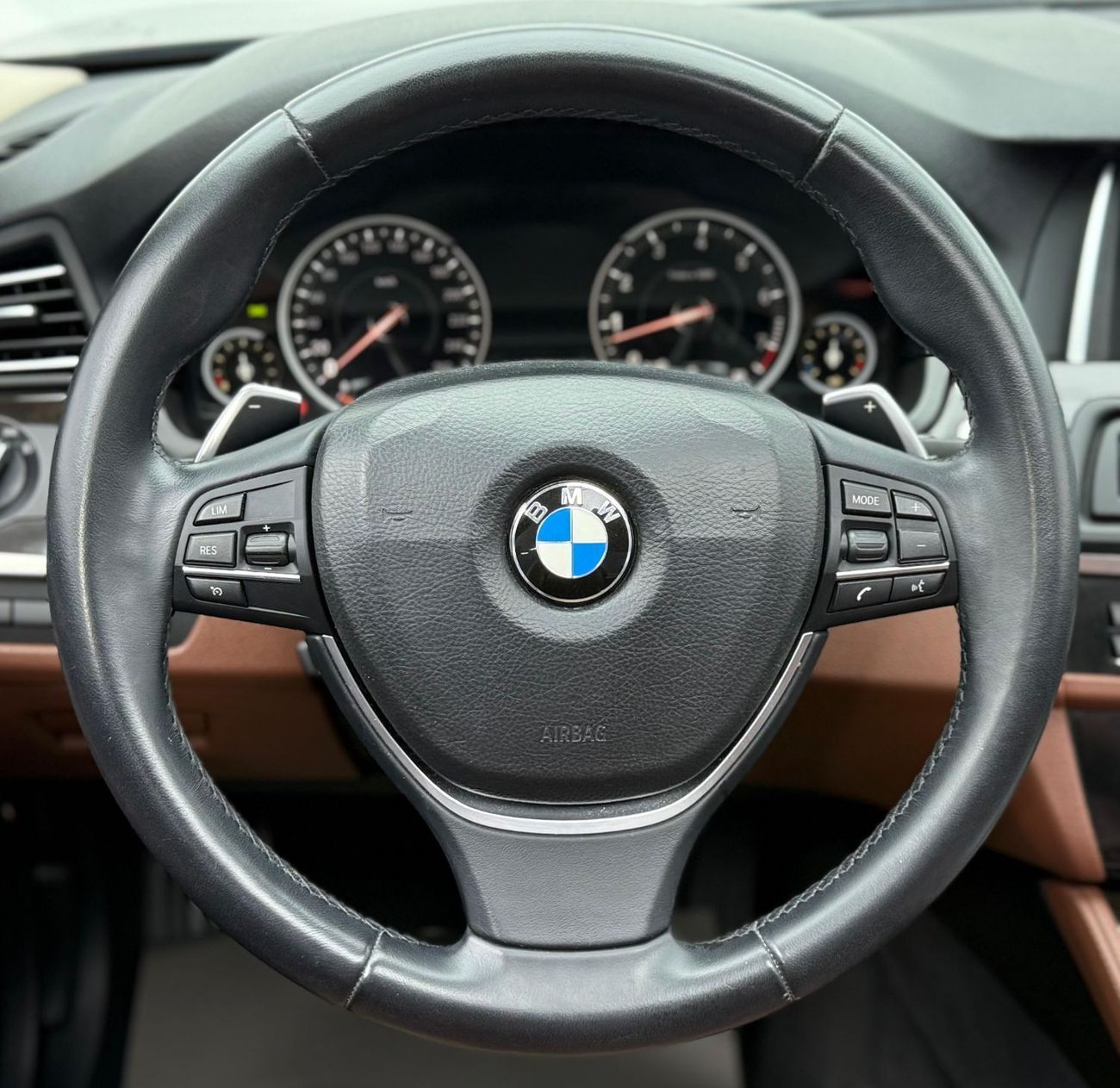 BMW 528i  2015 BMW 528i, Full Service History, Power Sunroof, Excellent Condition, GCC