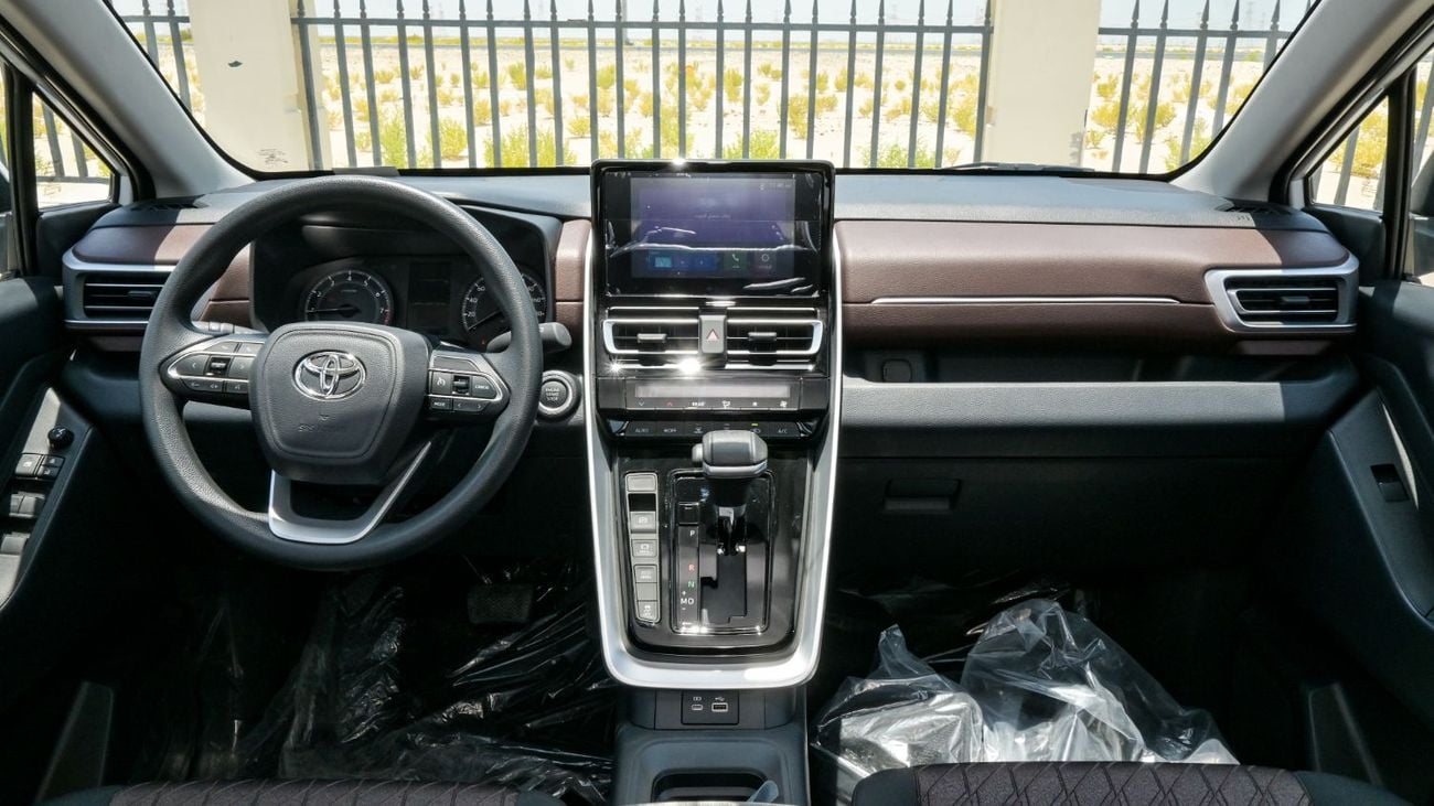 تويوتا إينوفا 2.0L, Petrol, 2024