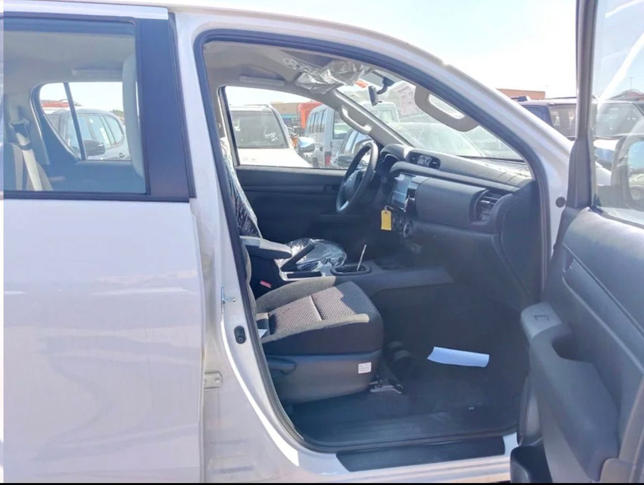 Toyota Hilux TOYOTA HILUX PETROL 2.7L ATOMATIC 2025