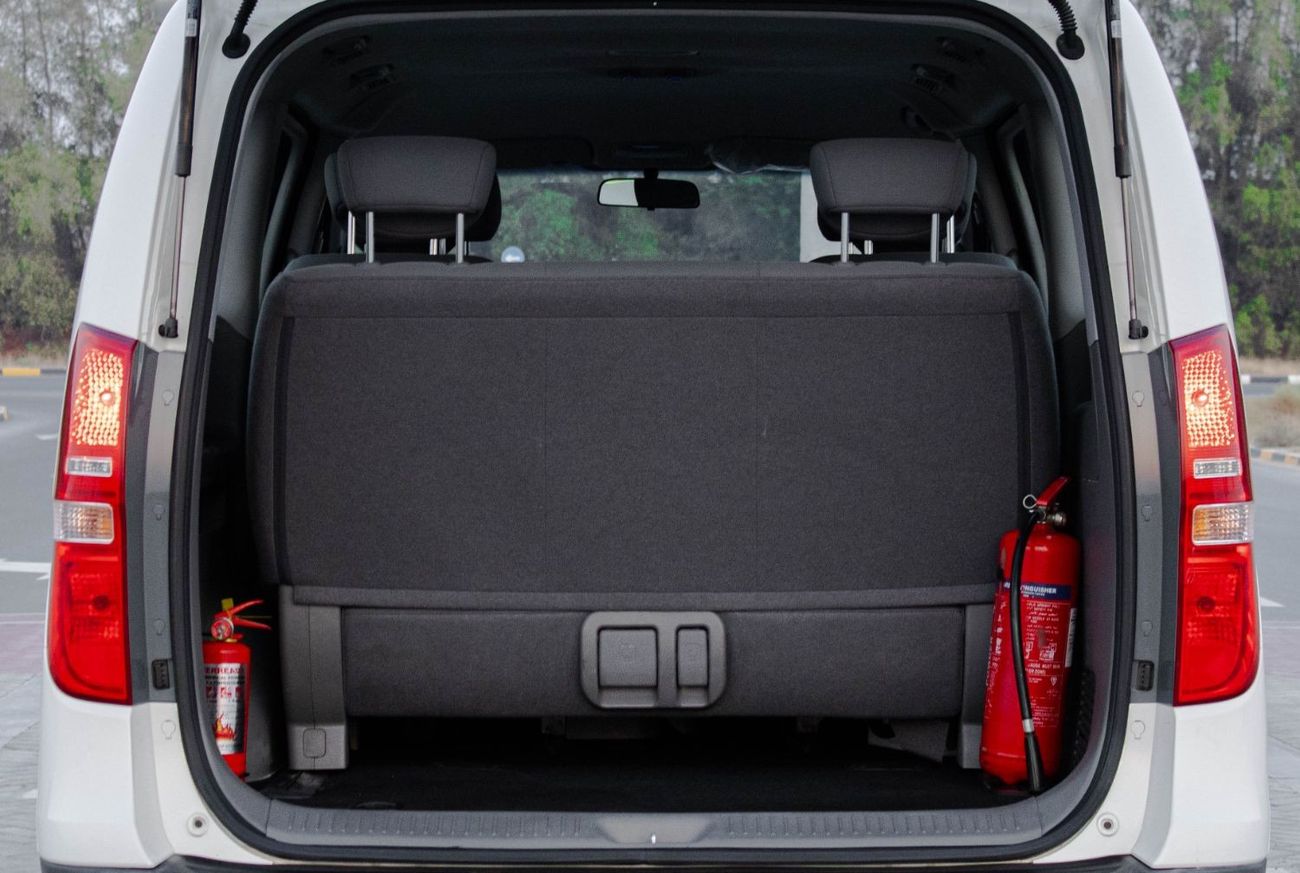 Hyundai H-1 2021 Hyundai H1 Mid (TQ), 4dr Van, 2.4L 4cyl Petrol, Automatic, Rear Wheel Drive