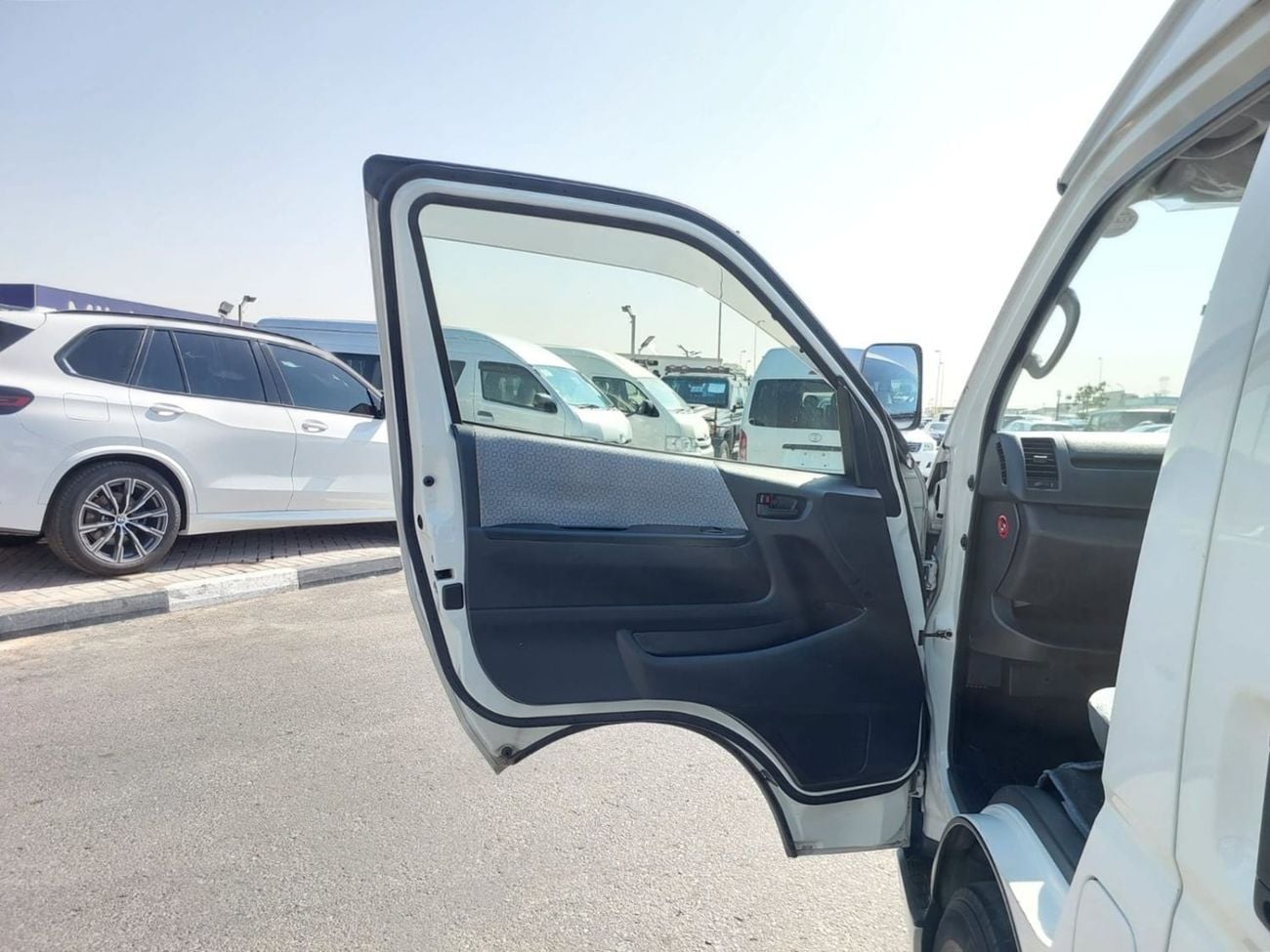 Toyota Hiace (RAMADAN OFFER) TOYOTA HIACE VAN RHD 2014 MODEL 3.0 L DIESEL AUTOMATIC(PM19576)