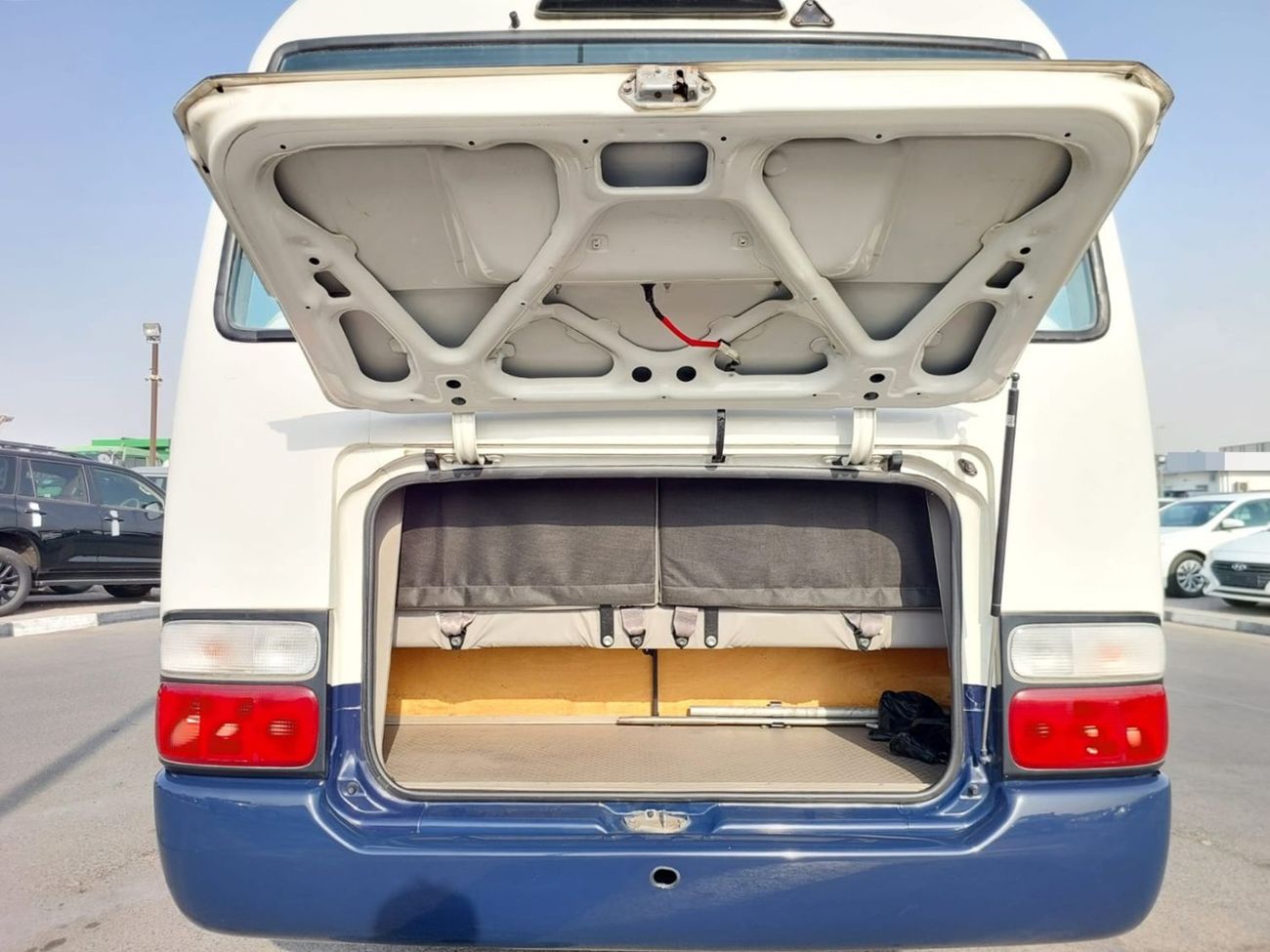 تويوتا كوستر TOYOTA COASTER BUS RHD 2007 MODEL 4.0 L DIESEL AUTOMATIC(PM02406)