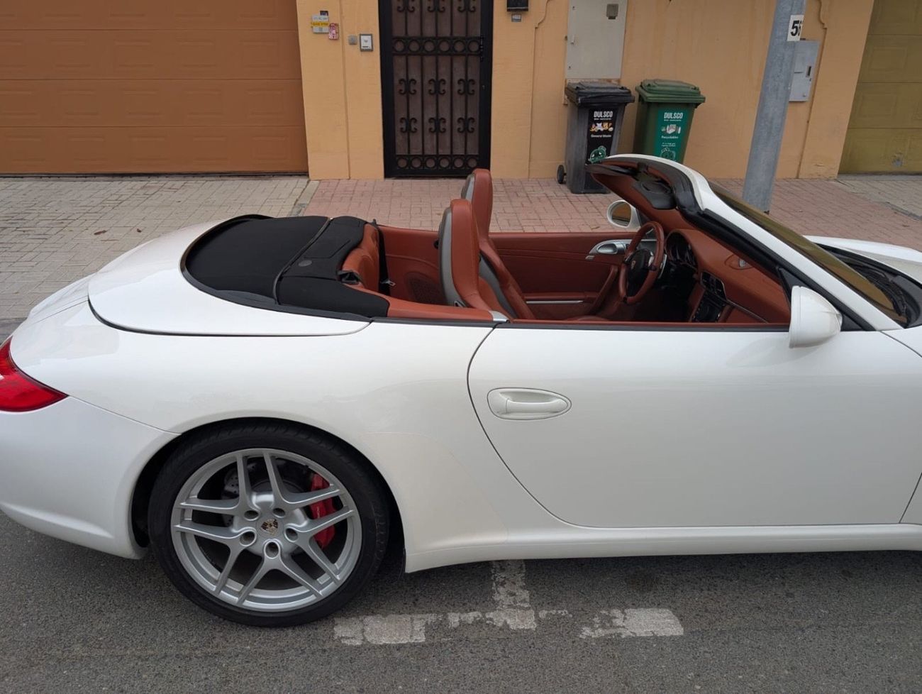 Porsche 911 Carrera S 3.8L (385 HP) Convertible