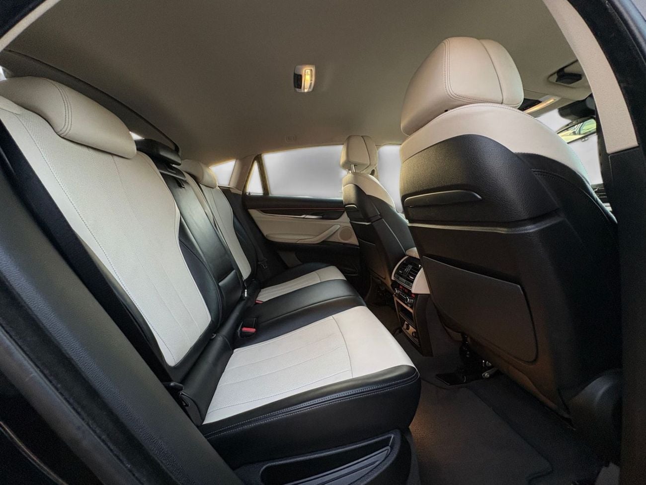 BMW X6 XDRIVE50i EXCLUSIVE BMW X5 XDRIVE50I | 4.4L V8 | 2016 | JAPANESE SPECS