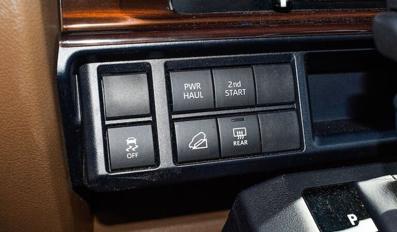 تويوتا لاند كروزر 71 A/T 4.0L GAS V6 3DOOR