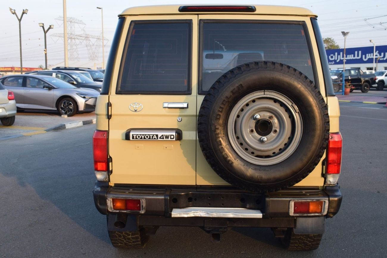 Toyota Land Cruiser 70 GXL