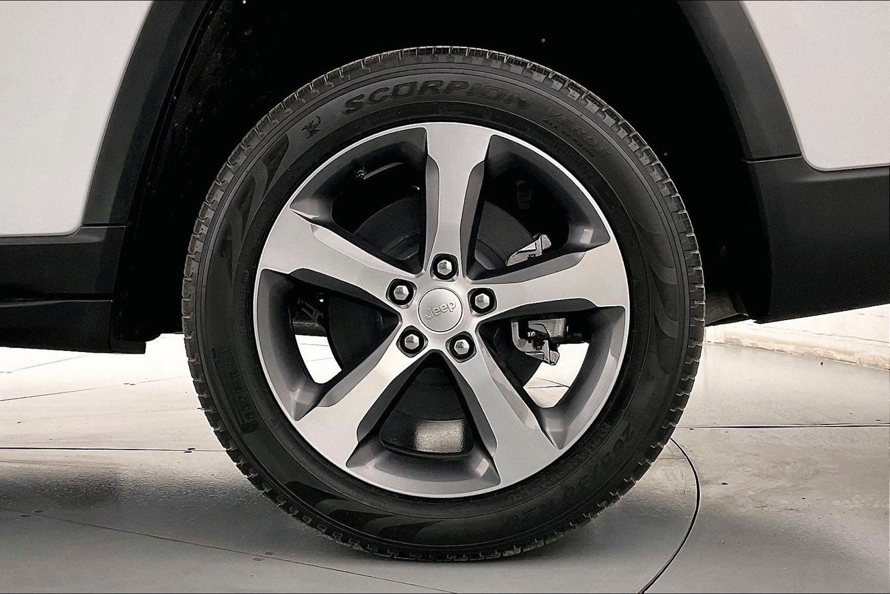 جيب جراند شيروكي Limited | شامل الضمان | 0 ﺪﻔﻋﺓ ﺃﻮﻟﻯ