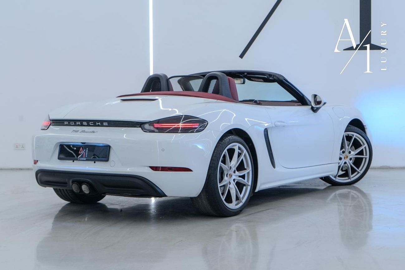 Porsche 718 Boxster Std 2.0L A/T 2022 Porsche 718 Boxster, Warranty, Sport Chrono Package, Very Low Kms, Excellent Condi