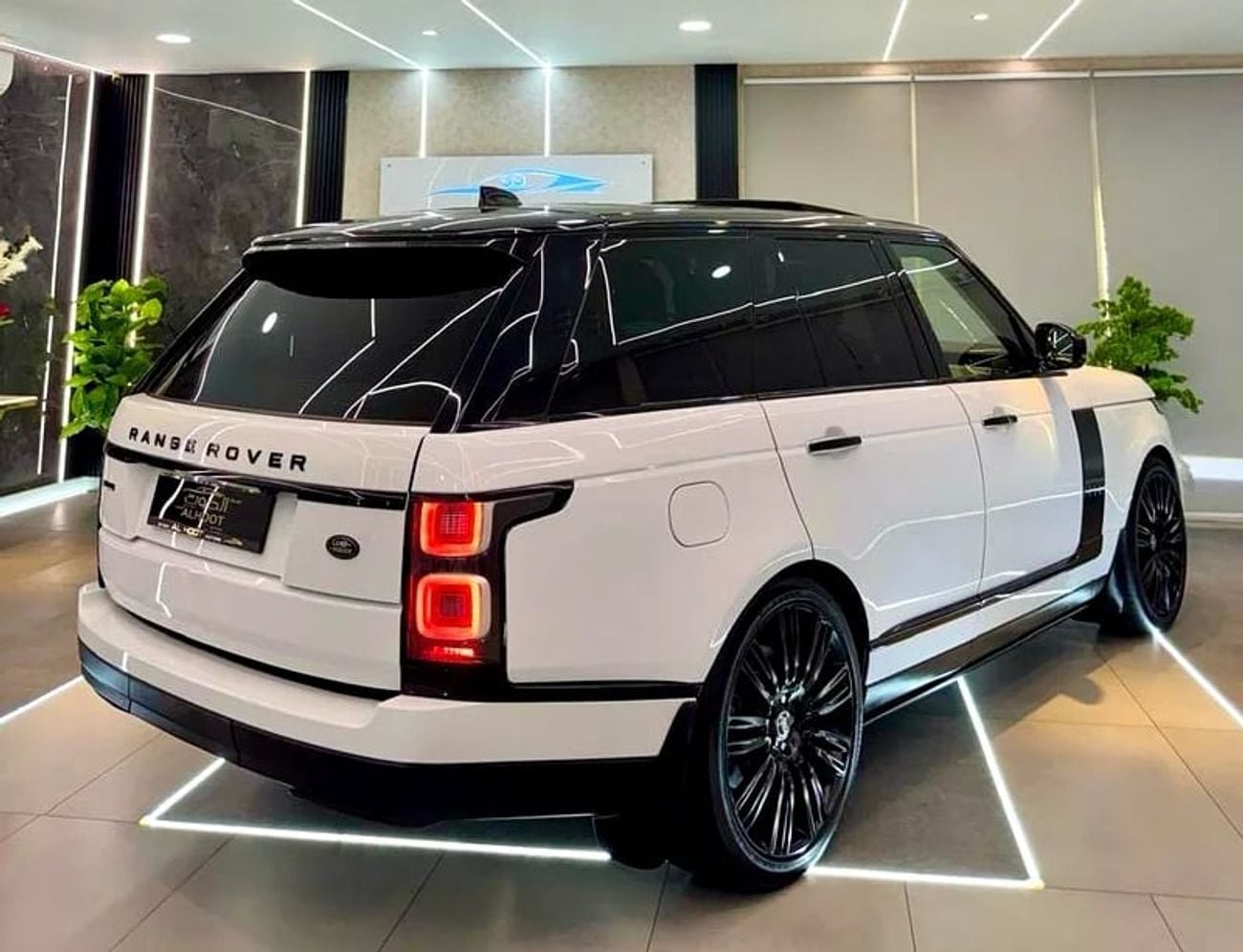 Land Rover Range Rover AUTOBIOGRAPHY VOGUE || GCC II FULLY LOADED || PERFECT CONDITION || ACCIDENT FREE