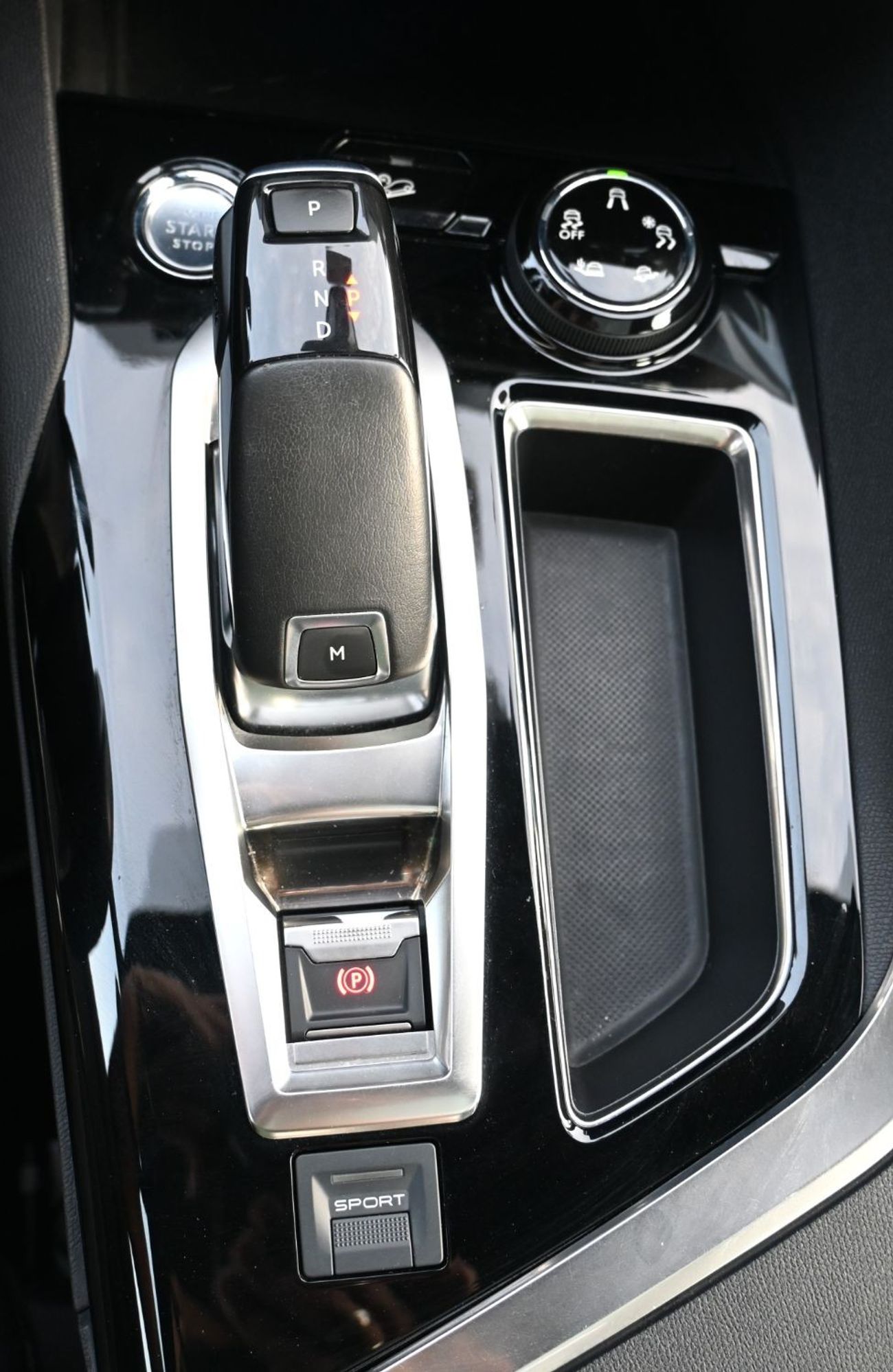 Peugeot 3008 peugeot 3008 gt line 2020 (GCC ) very good condition without accident original paint