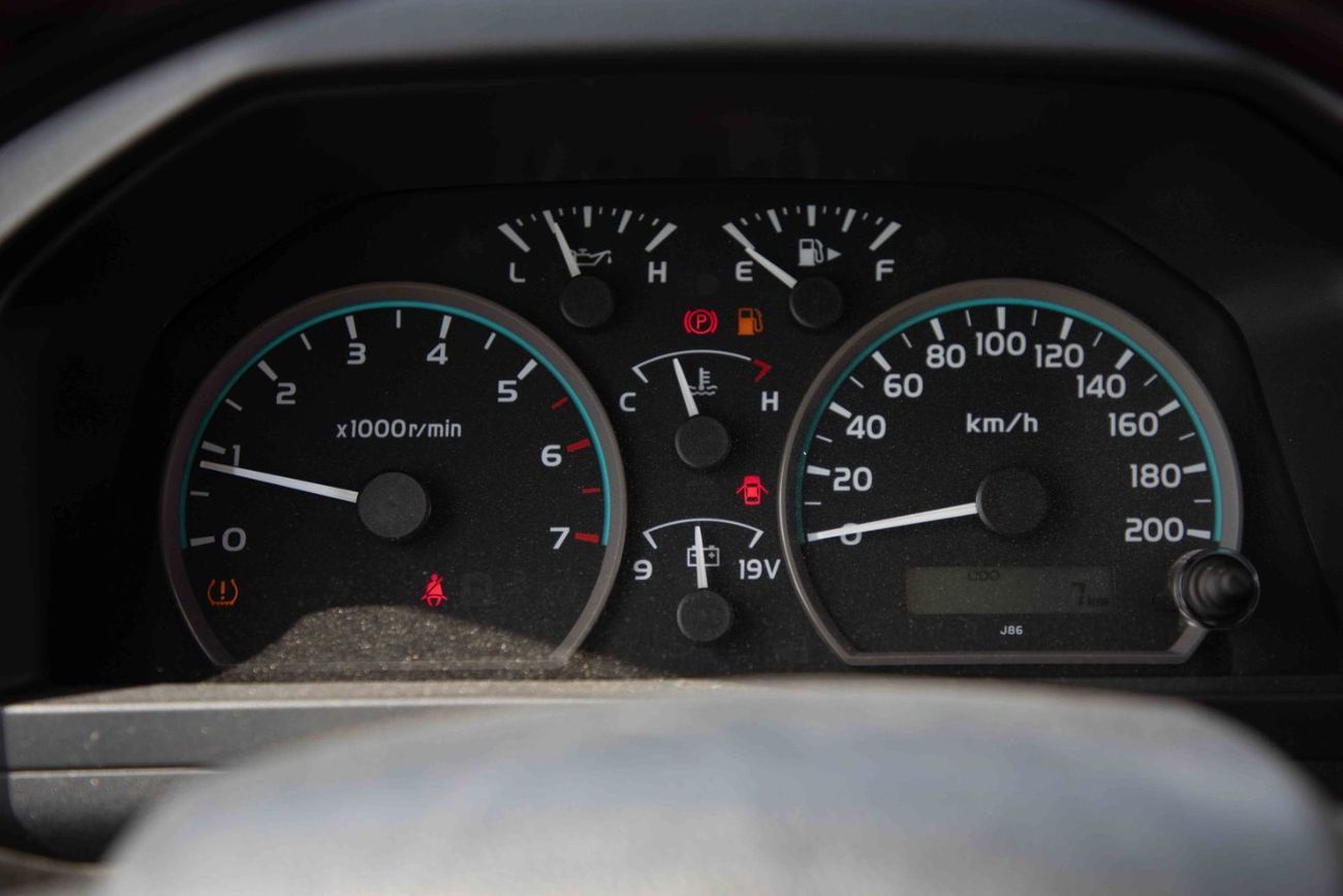 تويوتا لاند كروزر LC76 Hardtop LX 4.0L - Manual - White Inside Bluish Grey | Export Only