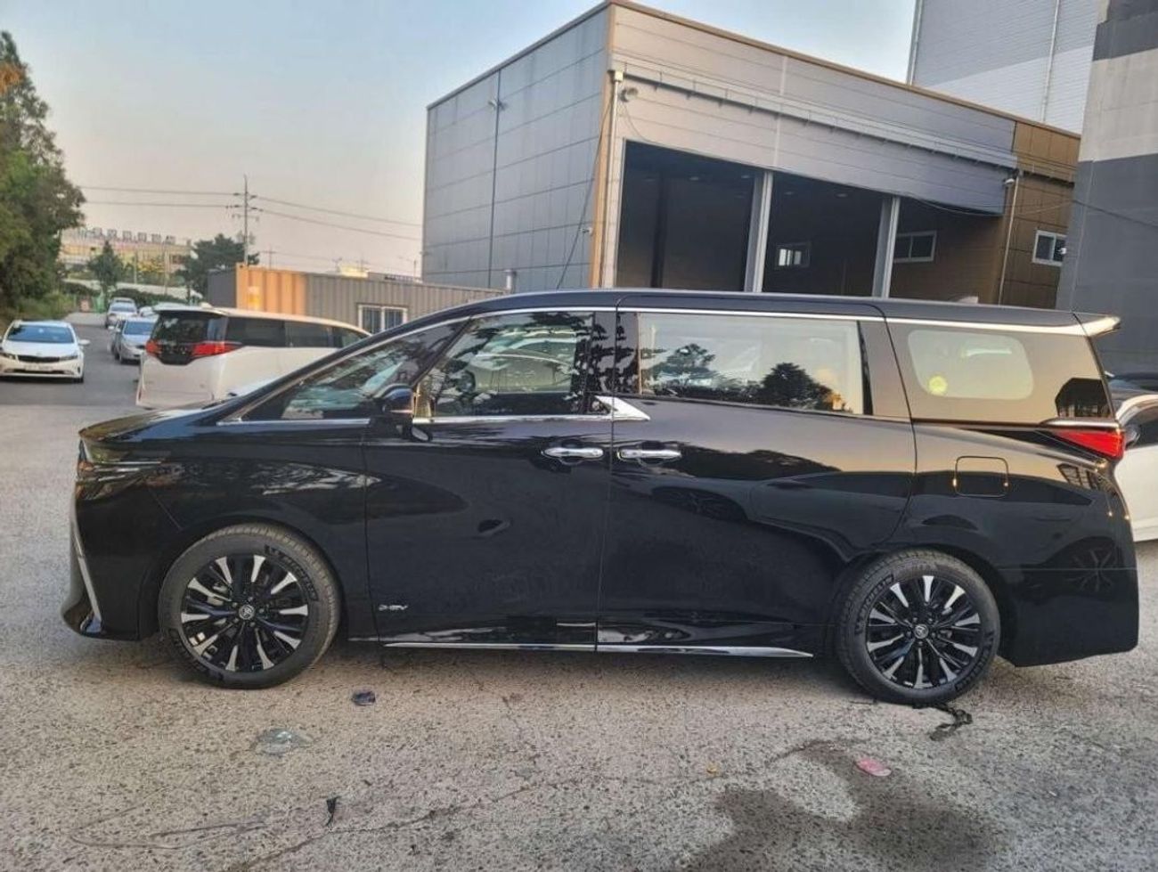 تويوتا ألفارد 2.5 Petrol / HYBRID / Model 2024