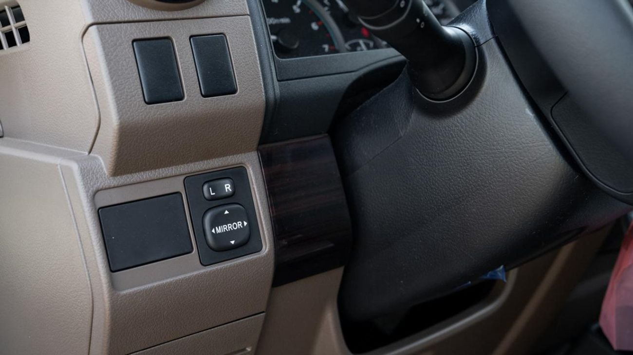 تويوتا لاند كروزر 70 Toyota hard top LC76 4.0 AT 2025 mid option