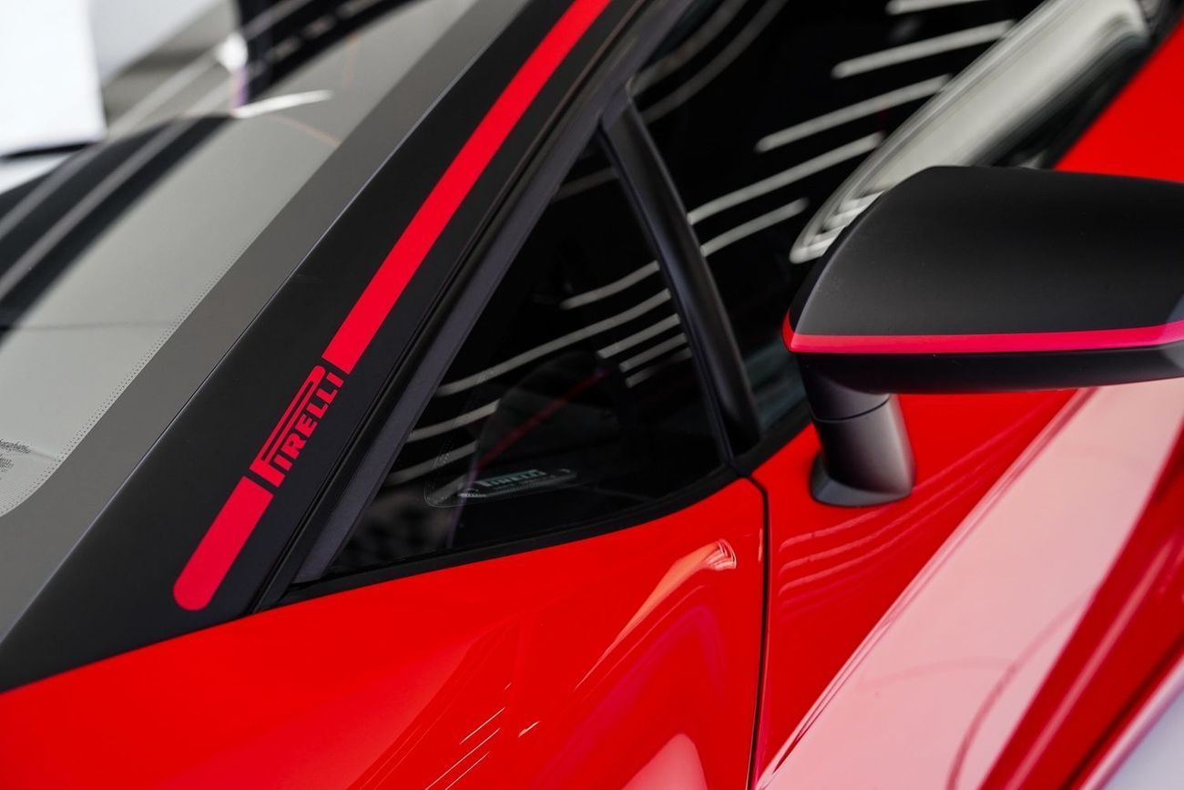 لامبورغيني أفينتادور 6.5L V12 Aventador Roadster Pirelli Edition