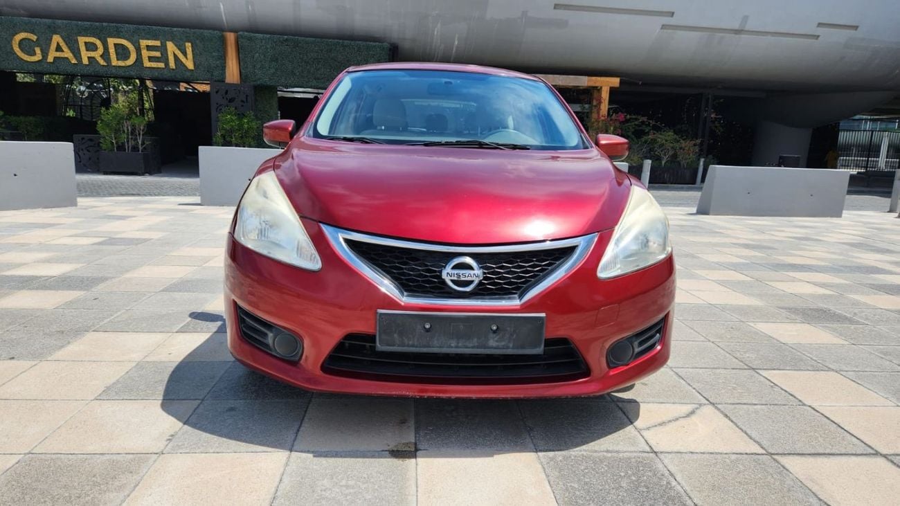 Nissan Tiida SV